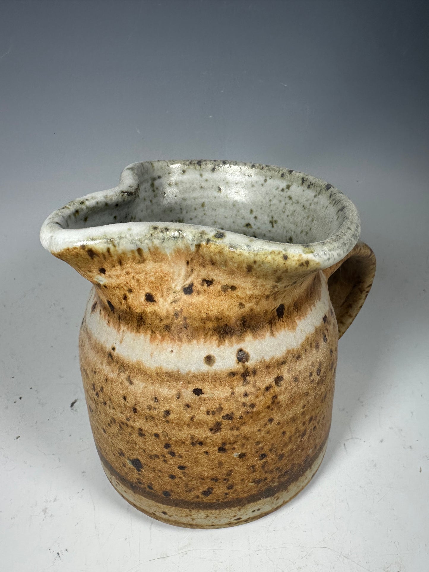 
                  
                    Pitcher
                  
                