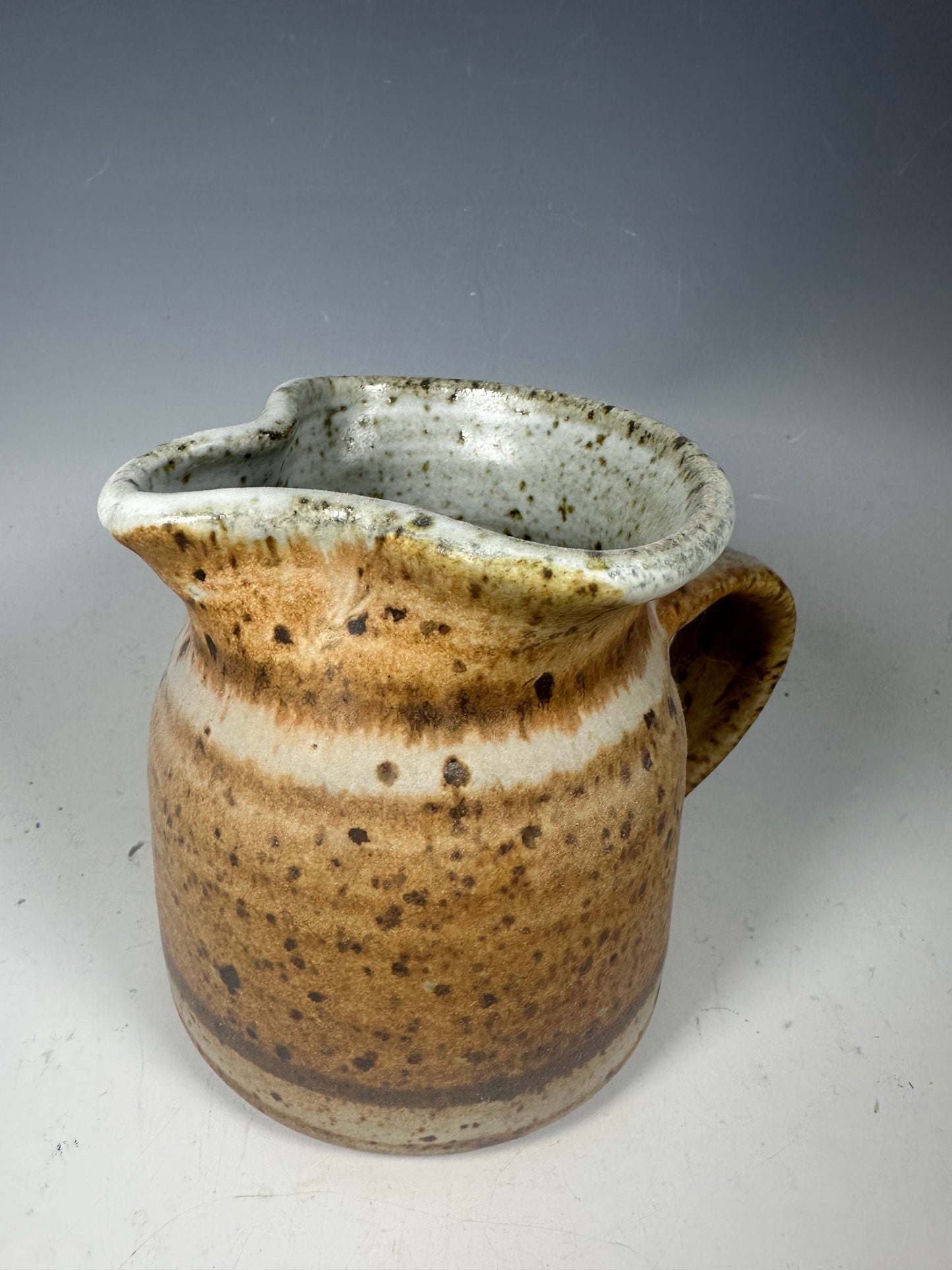
                  
                    Pitcher
                  
                